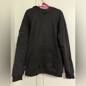 Comfrt Airplane Mode Travel Black Hoodie with Pocket Details